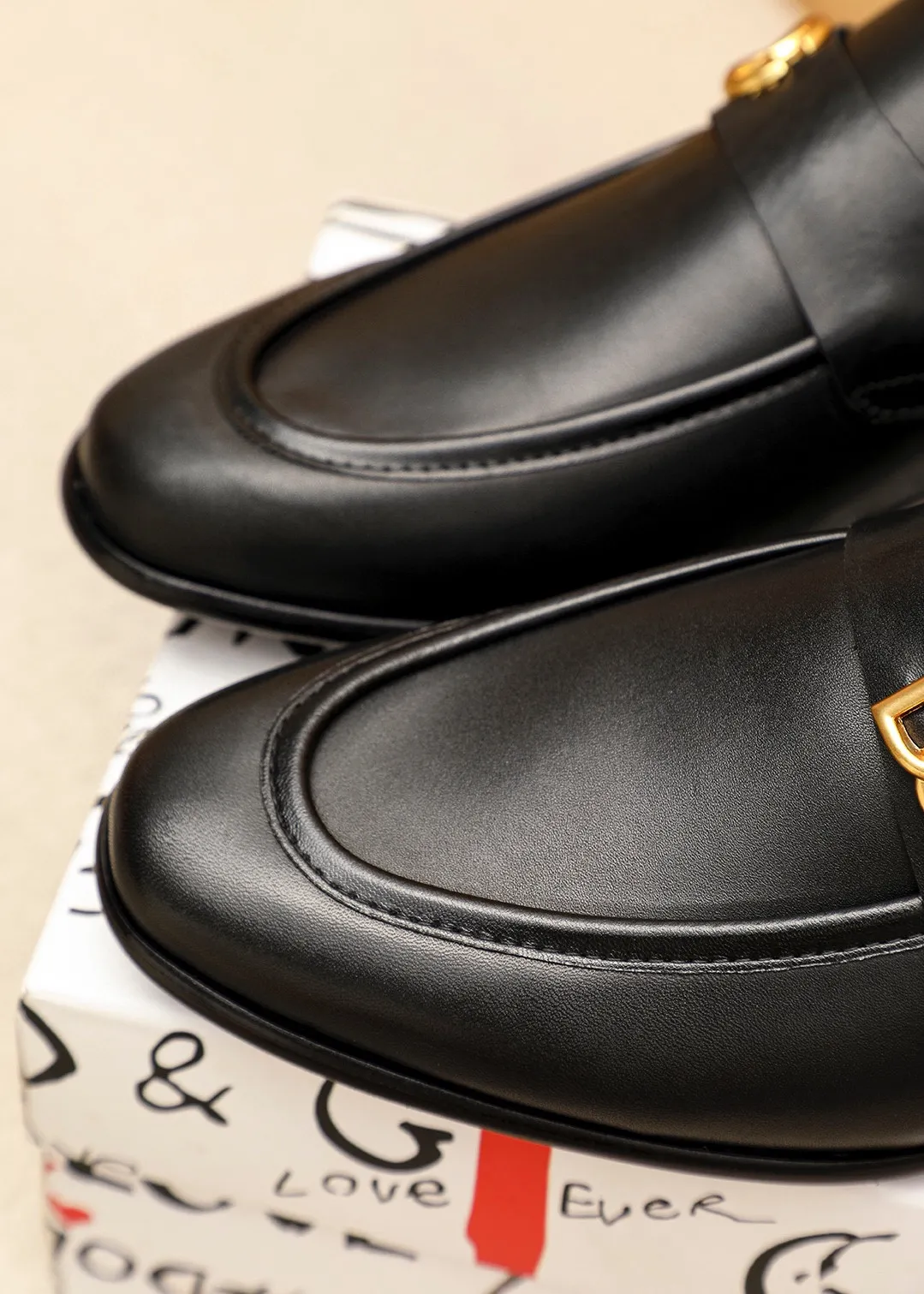 Men's clothing and shoes 💰480 💐DG top quality🔍🔍men's new leather shoes🚹sold at the same time at counters⚠The uppers are calfskin uppers imported from Italy, all imported cow🐂leather lining + classic hardware buckles, completely 1⃣️to 1⃣️reproduction🇮🇹💪💪, ⚠shoes Bottom: The original factory specially provides the original bottom, the exclusive movable molded bottom is super comfortable, ⚠Original factory goods, 🔍🔍high quality, you can enter and leave the counter at will, welcome to compare ⚠Code number: 38-44 (45.46🉑️Customized)